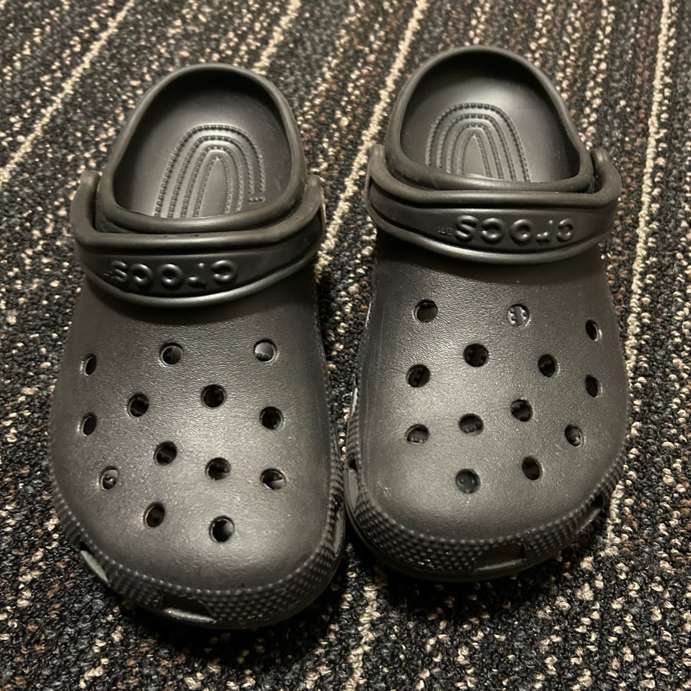 Black Crocs - image 2